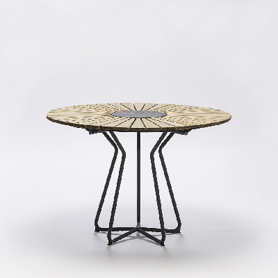 Circle table